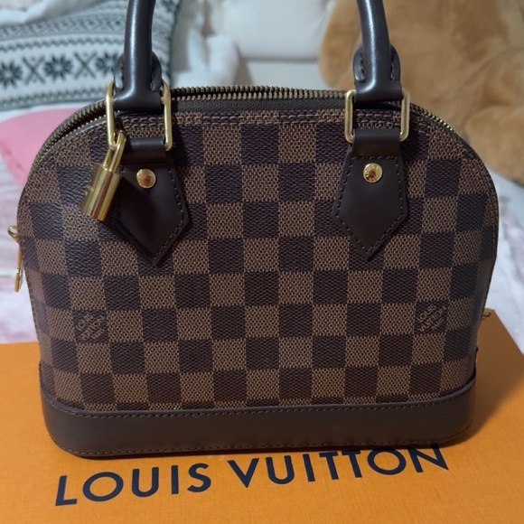 Loui Vuitton - Picture 3 of 3